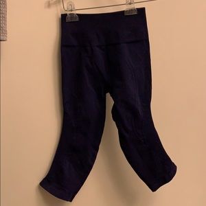 Lululemon flow and go crop- NAVY